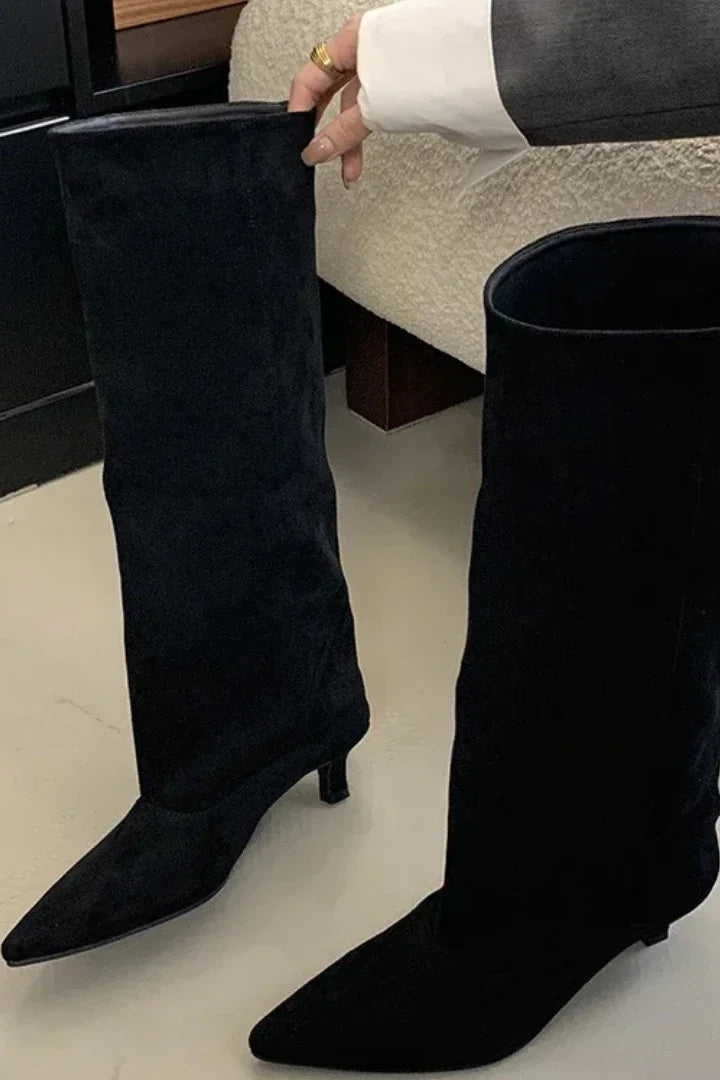 Bota Couro Yukon – Cano Longo, Bico Fino, Salto Baixo e Conforto Atemporal.