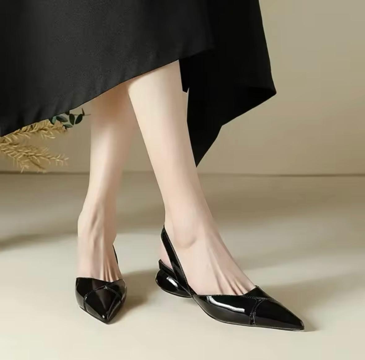 scarpin de couro Antonella.