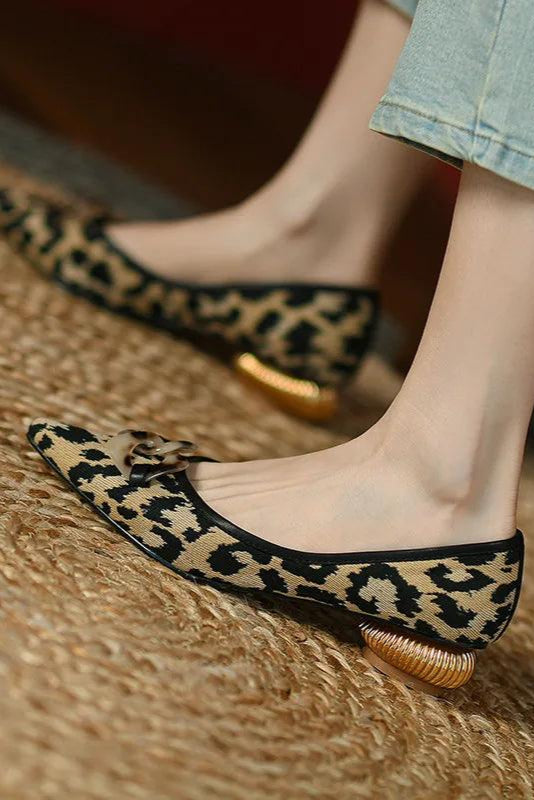 Sapatilha Florença de Couro – Estampa Leopardo e Conforto Atemporal.