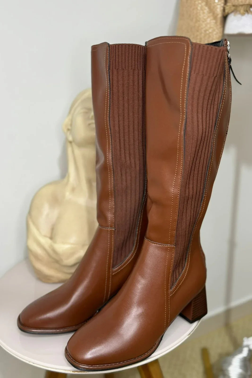 Bota Montana de couro - Onde carrega alma, força e elegância.